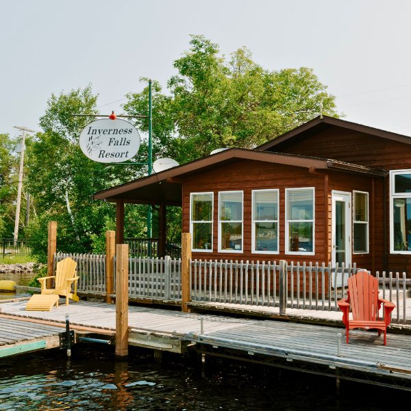 Exterior image of the store at Inverness Falls Resort.