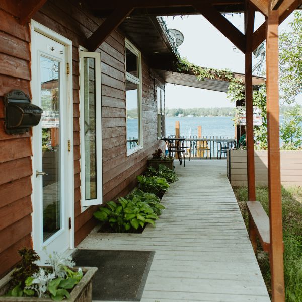 Exterior of Inverness Falls Resort's front office. Owners Judy and Stu are always happy to provide information about the area and conditions during guests' honeymoon packages.